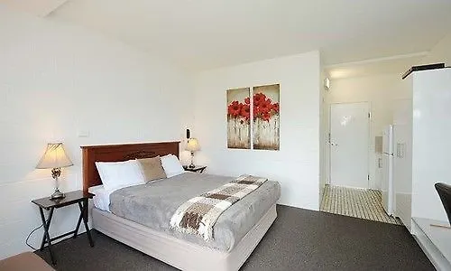 ***  Aaron Motel Gladstone Australia