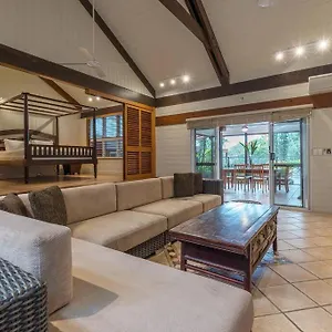 10 Wharf Street - A Tropical Family Australia