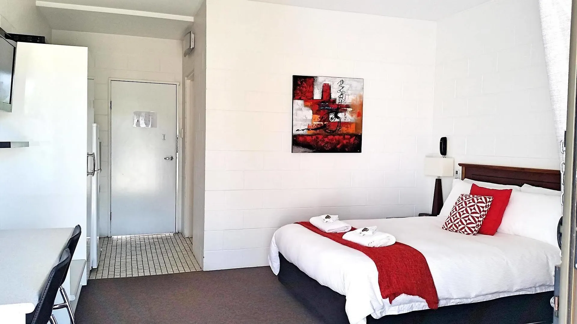 ***  Aaron Motel Gladstone Australia